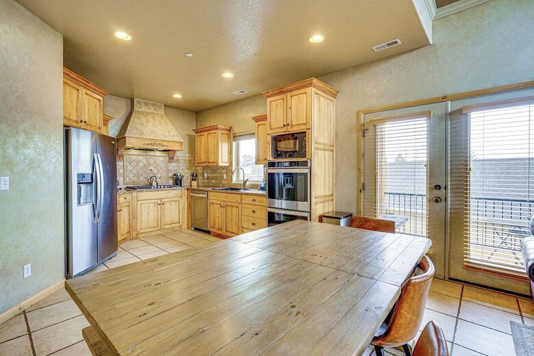 Spacious Moose Hollow Escape with Hot Tub & Mountain Views - Eden, Utah