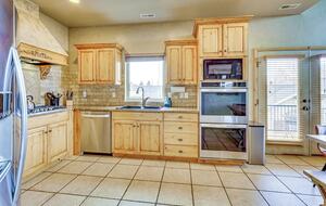 Spacious Moose Hollow Escape with Hot Tub & Mountain Views - Eden, Utah