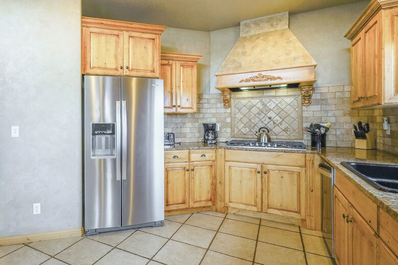 Spacious Moose Hollow Escape with Hot Tub & Mountain Views - Eden, Utah