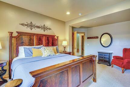 Spacious Moose Hollow Escape with Hot Tub & Mountain Views - Eden, Utah