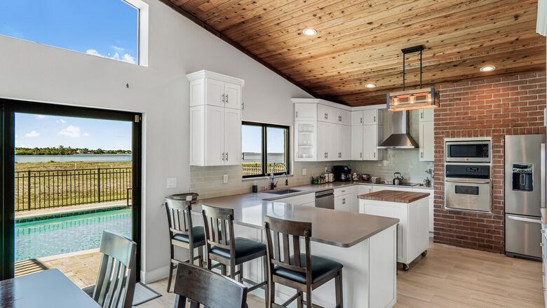 Grand River View | Waterfront Haven in Cape Coral - Cape Coral, Florida