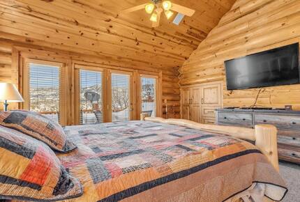 Master bedroom with TV, King bed