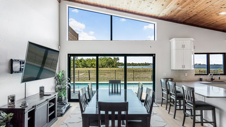 Grand River View | Waterfront Haven in Cape Coral - Cape Coral, Florida