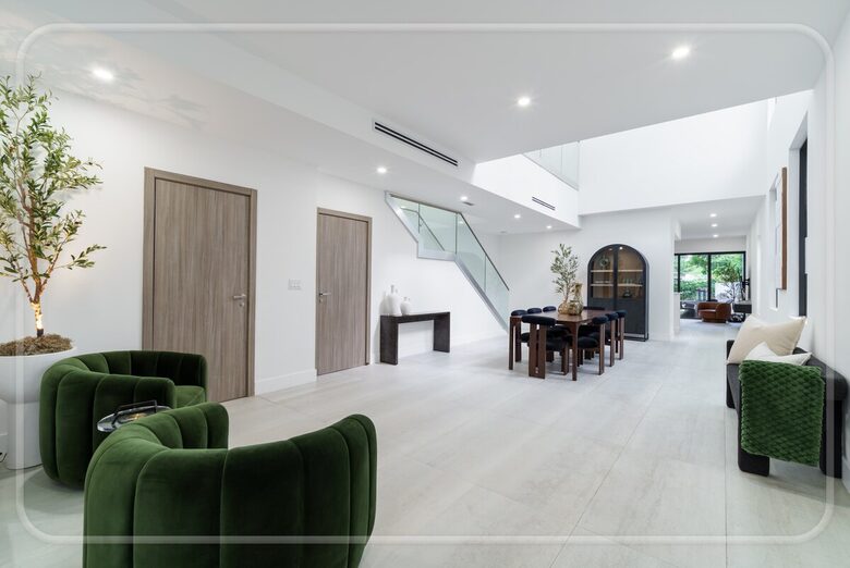 Luxury Grove Getaway – Designer Interiors & Tropical Vibes - Miami, Florida