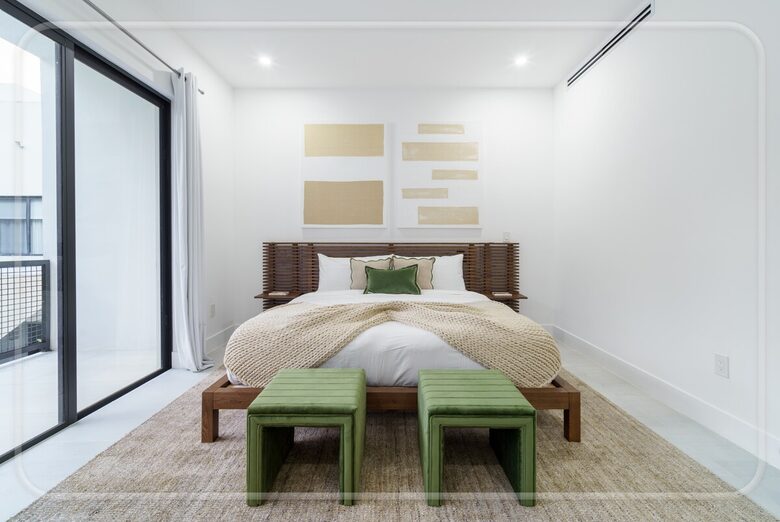 Luxury Grove Getaway – Designer Interiors & Tropical Vibes - Miami, Florida