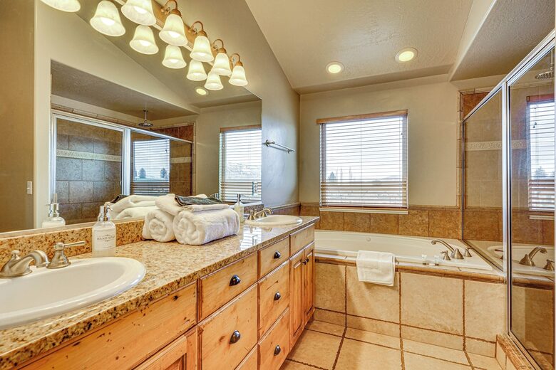 Spacious Moose Hollow Escape with Hot Tub & Mountain Views - Eden, Utah