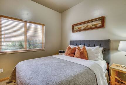 Spacious Moose Hollow Escape with Hot Tub & Mountain Views - Eden, Utah