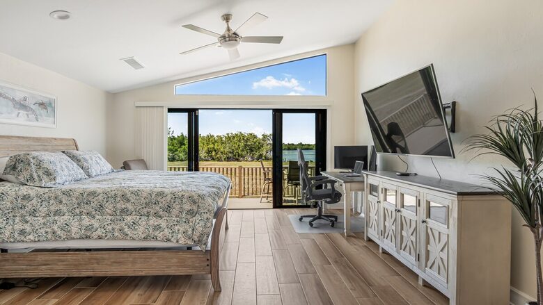 Grand River View | Waterfront Haven in Cape Coral - Cape Coral, Florida