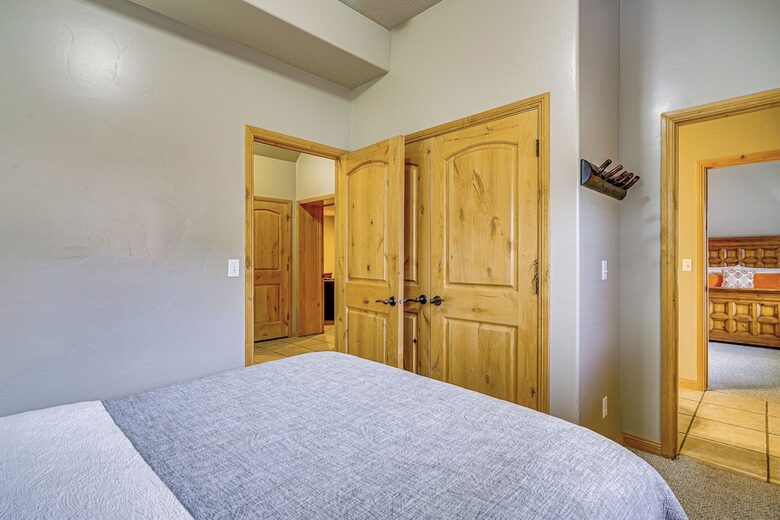 Spacious Moose Hollow Escape with Hot Tub & Mountain Views - Eden, Utah