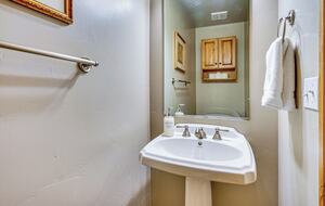 Spacious Moose Hollow Escape with Hot Tub & Mountain Views - Eden, Utah