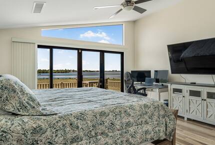 Grand River View | Waterfront Haven in Cape Coral - Cape Coral, Florida