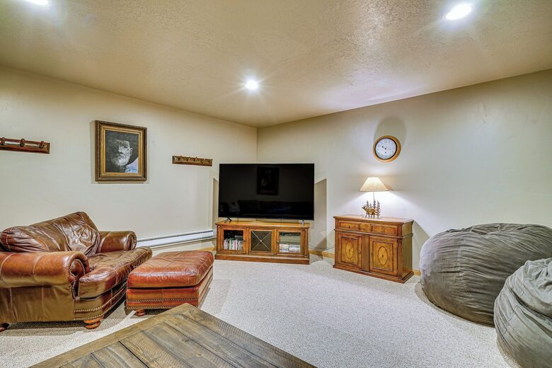 Spacious Moose Hollow Escape with Hot Tub & Mountain Views - Eden, Utah