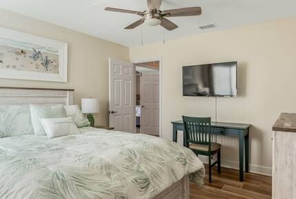 Grand River View | Waterfront Haven in Cape Coral - Cape Coral, Florida