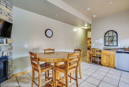 Spacious Moose Hollow Escape with Hot Tub & Mountain Views - Eden, Utah