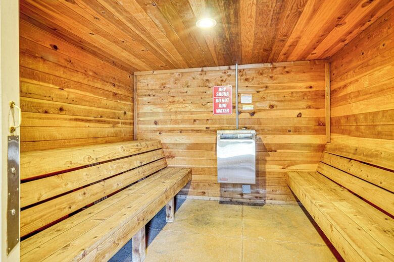 Spacious Moose Hollow Escape with Hot Tub & Mountain Views - Eden, Utah