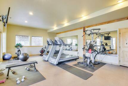 Spacious Moose Hollow Escape with Hot Tub & Mountain Views - Eden, Utah