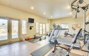 Spacious Moose Hollow Escape with Hot Tub & Mountain Views - Eden, Utah