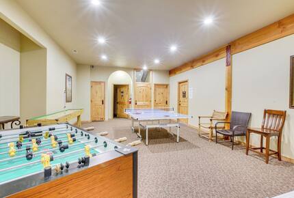 Spacious Moose Hollow Escape with Hot Tub & Mountain Views - Eden, Utah