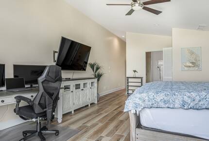 Grand River View | Waterfront Haven in Cape Coral - Cape Coral, Florida