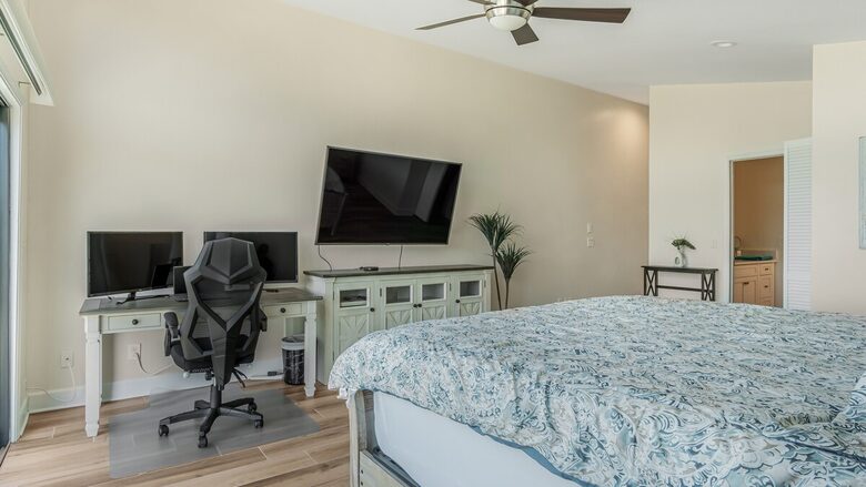 Grand River View | Waterfront Haven in Cape Coral - Cape Coral, Florida