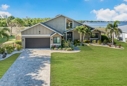 Grand River View | Waterfront Haven in Cape Coral - Cape Coral, Florida