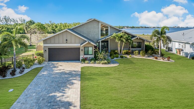 Grand River View | Waterfront Haven in Cape Coral - Cape Coral, Florida