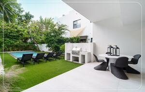 Luxury Grove Getaway – Designer Interiors & Tropical Vibes - Miami, Florida