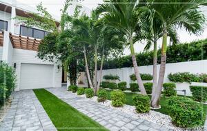 Luxury Grove Getaway – Designer Interiors & Tropical Vibes - Miami, Florida