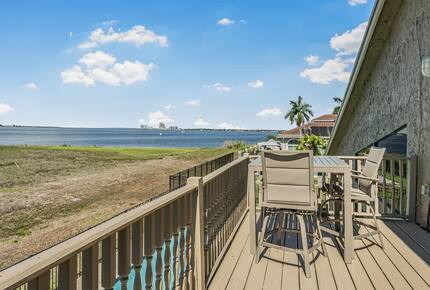 Grand River View | Waterfront Haven in Cape Coral - Cape Coral, Florida