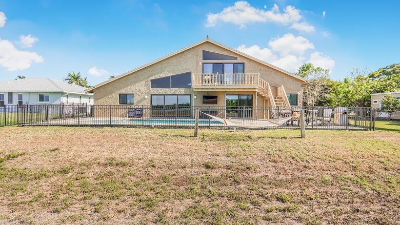 Grand River View | Waterfront Haven in Cape Coral - Cape Coral, Florida