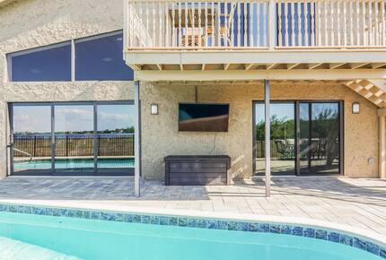 Grand River View | Waterfront Haven in Cape Coral - Cape Coral, Florida