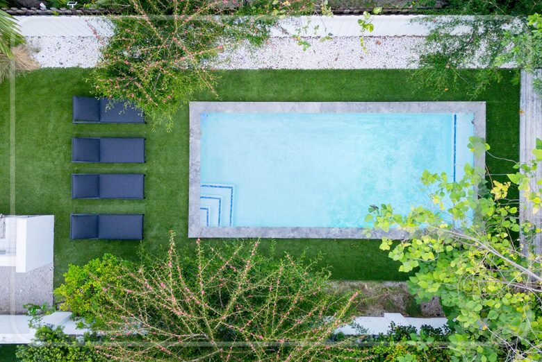 Luxury Grove Getaway – Designer Interiors & Tropical Vibes - Miami, Florida