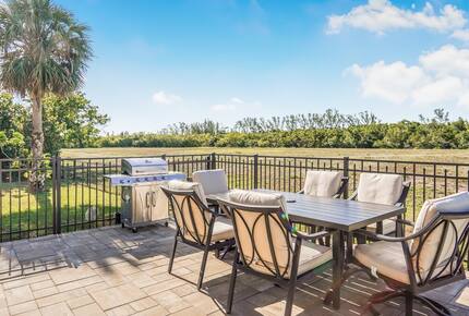 Grand River View | Waterfront Haven in Cape Coral - Cape Coral, Florida