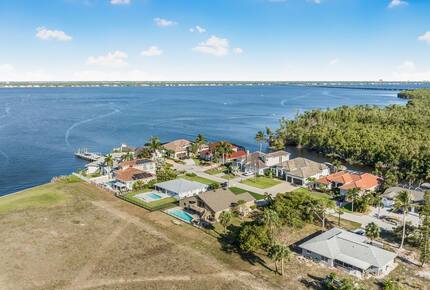 Grand River View | Waterfront Haven in Cape Coral - Cape Coral, Florida