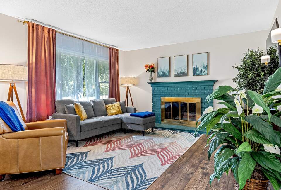 Modern Ridgeview Escape near Asheville - Horse Shoe, North Carolina