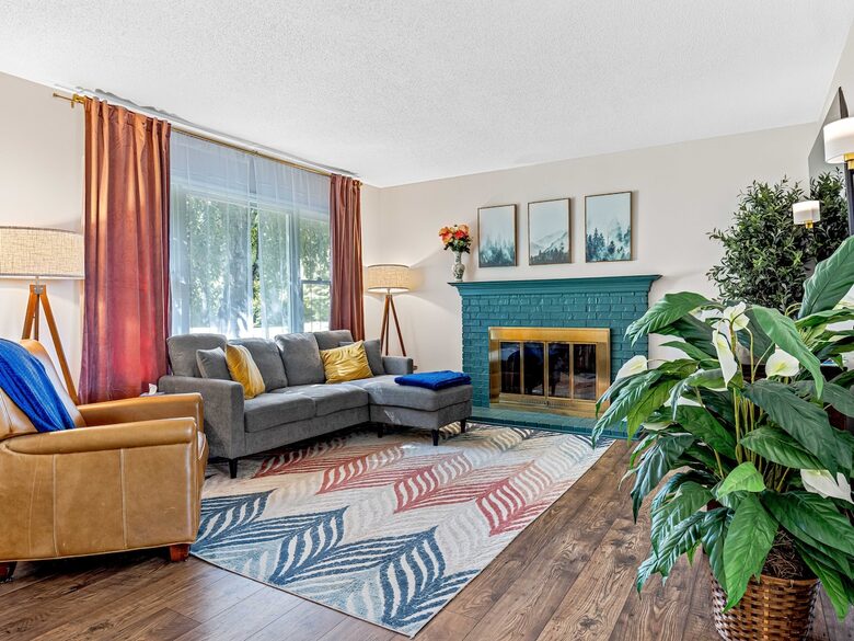 Modern Ridgeview Escape near Asheville - Horse Shoe, North Carolina