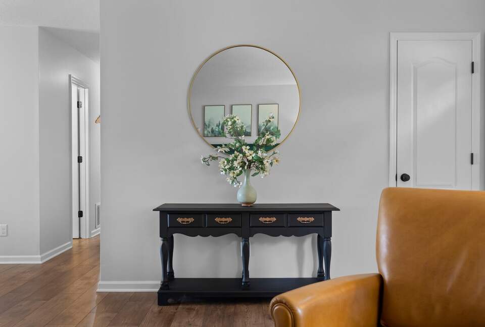 Modern Ridgeview Escape near Asheville - Horse Shoe, North Carolina