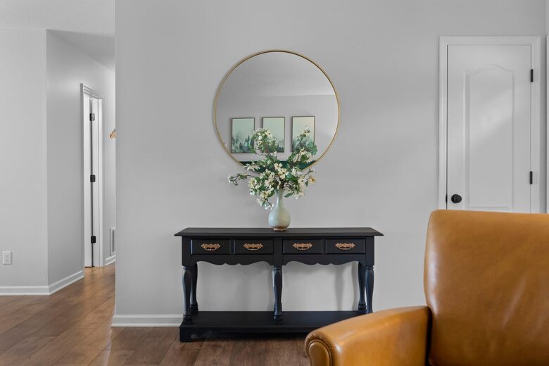 Modern Ridgeview Escape near Asheville - Horse Shoe, North Carolina