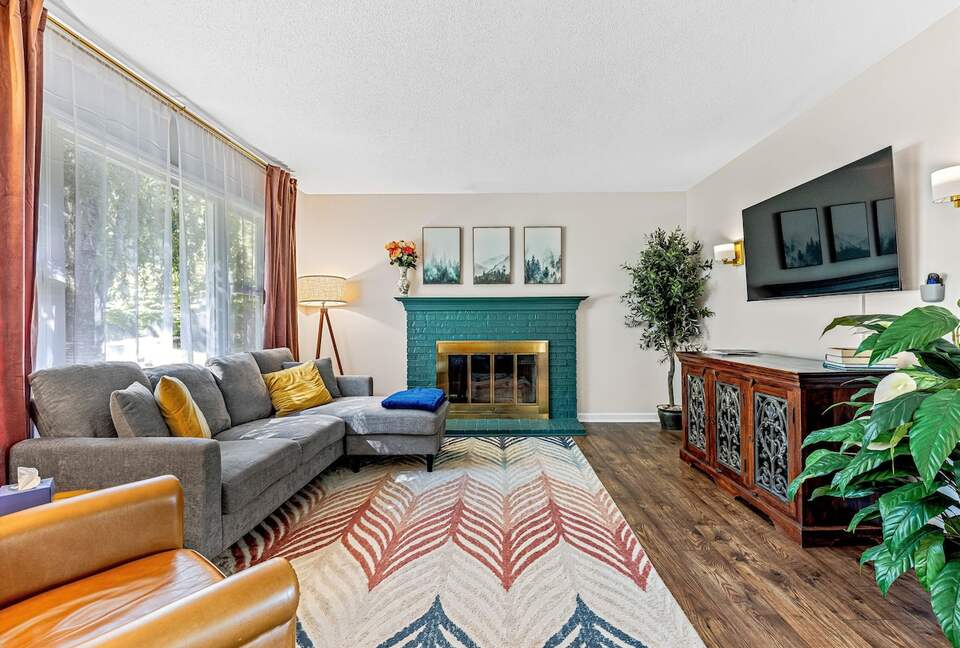 Modern Ridgeview Escape near Asheville - Horse Shoe, North Carolina