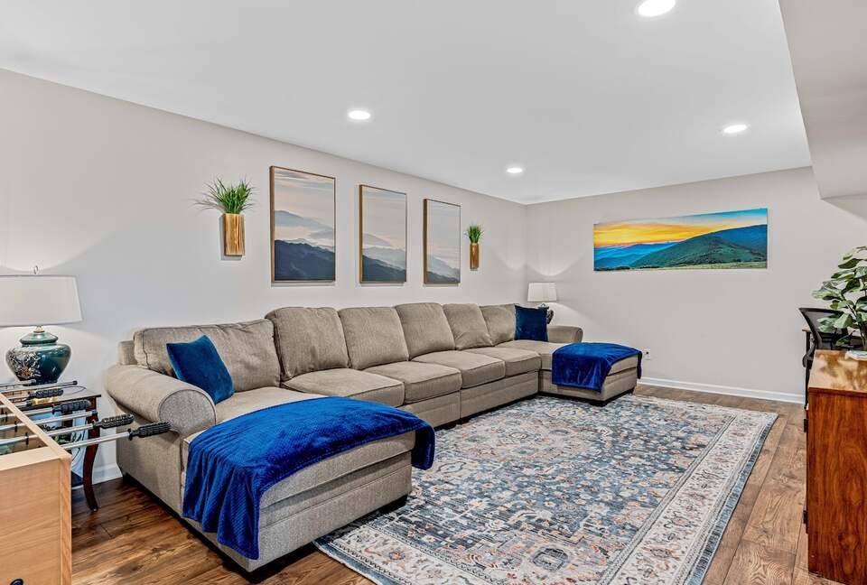 Modern Ridgeview Escape near Asheville - Horse Shoe, North Carolina