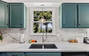 Modern Ridgeview Escape near Asheville - Horse Shoe, North Carolina