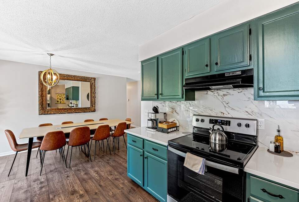 Modern Ridgeview Escape near Asheville - Horse Shoe, North Carolina