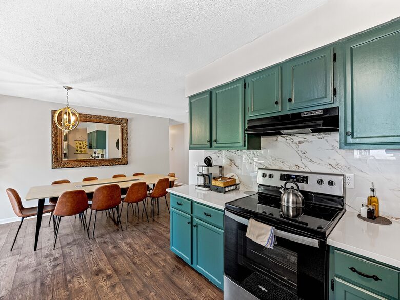 Modern Ridgeview Escape near Asheville - Horse Shoe, North Carolina