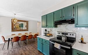 Modern Ridgeview Escape near Asheville - Horse Shoe, North Carolina