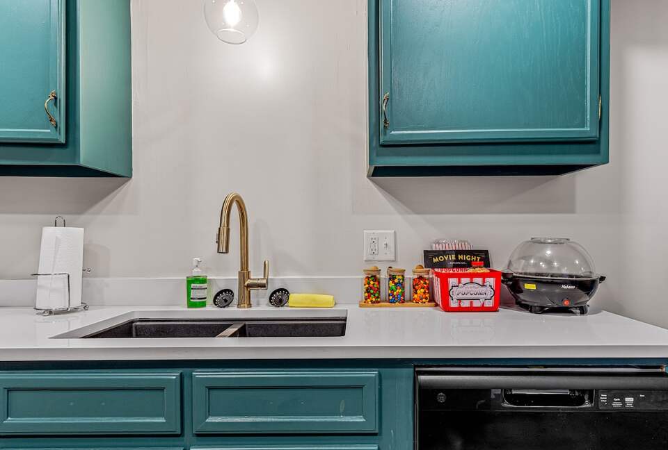 Modern Ridgeview Escape near Asheville - Horse Shoe, North Carolina