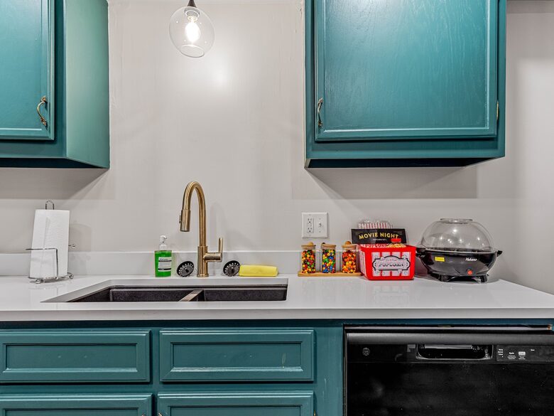 Modern Ridgeview Escape near Asheville - Horse Shoe, North Carolina