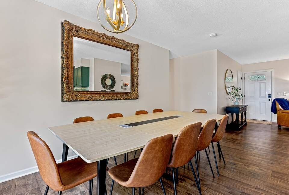 Modern Ridgeview Escape near Asheville - Horse Shoe, North Carolina