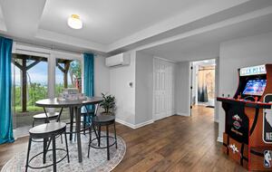 Modern Ridgeview Escape near Asheville - Horse Shoe, North Carolina