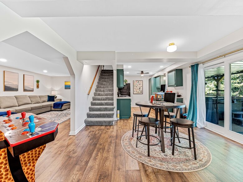 Modern Ridgeview Escape near Asheville - Horse Shoe, North Carolina