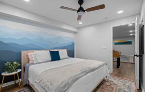 Modern Ridgeview Escape near Asheville - Horse Shoe, North Carolina